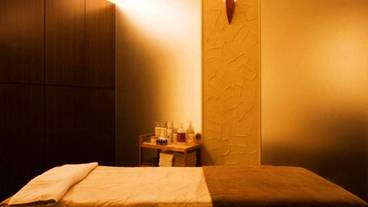 リラクゼーションサロン「1/fのゆらぎ」 / 9