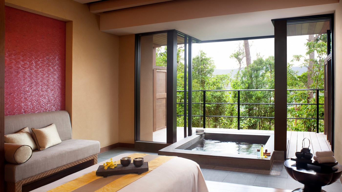 自然のエネルギーを充電できるスパ3485877