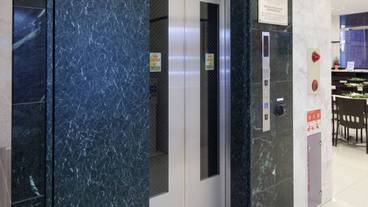 エレベーター / 1