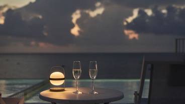 屋上プール 夜 / 4