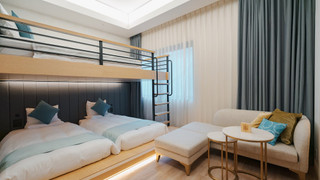 バンクルーム(ツイン+クイーン)禁煙