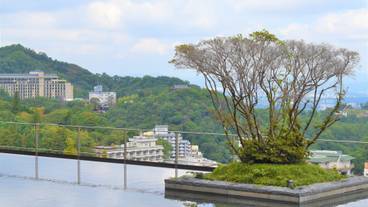 ロビーからの眺め② / 3