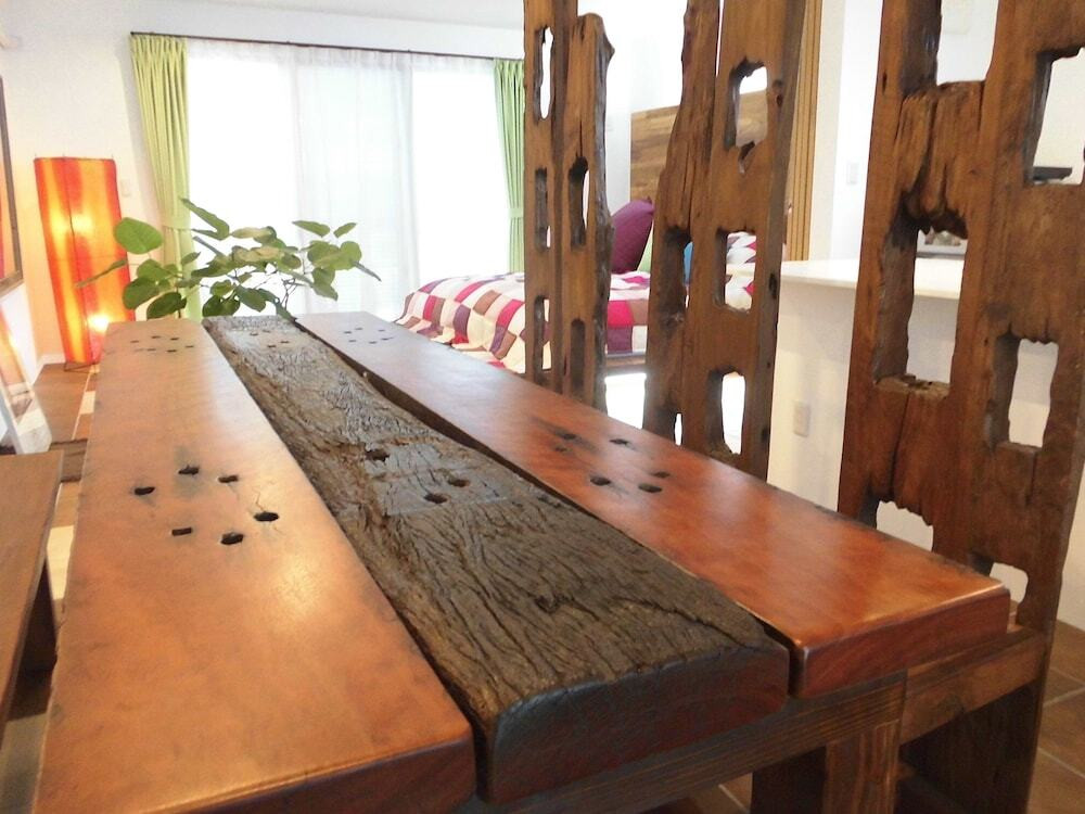 客室内のダイニングエリア