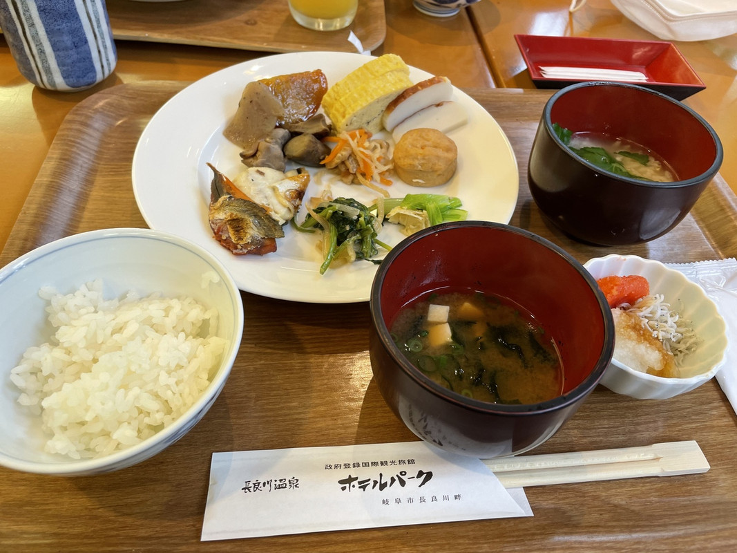 朝食バイキング