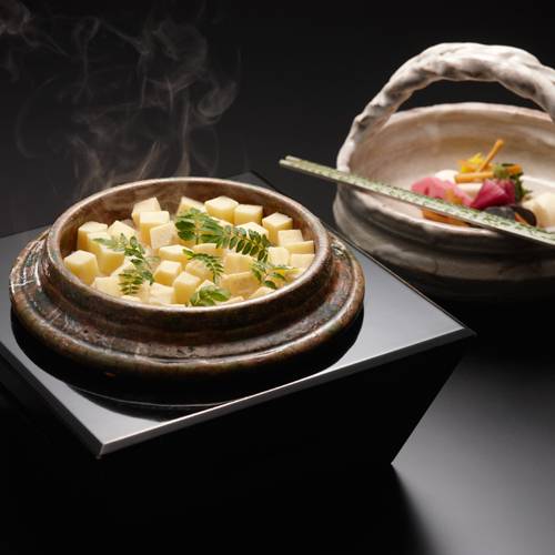 料亭旅館の本格懐石を
お部屋でゆったりと / 4