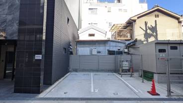 駐車場 / 1
