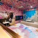 蜷川実花氏が手掛けた客室 / 1