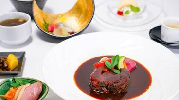 食事・飲み物 / 4