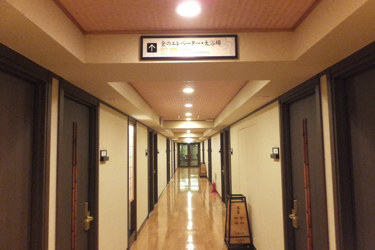 廊下の左右が部屋