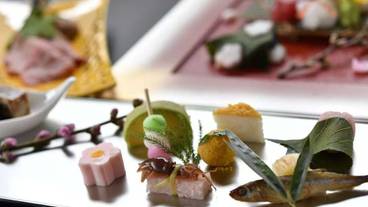 食事・飲み物 / 12