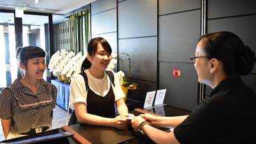 チェックイン / チェックアウト キオスク / 2