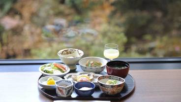 食事・飲み物 / 1