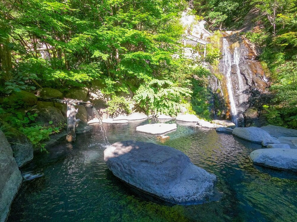 風情あふれる「秘湯」で、心からリラックスする時間を4050226