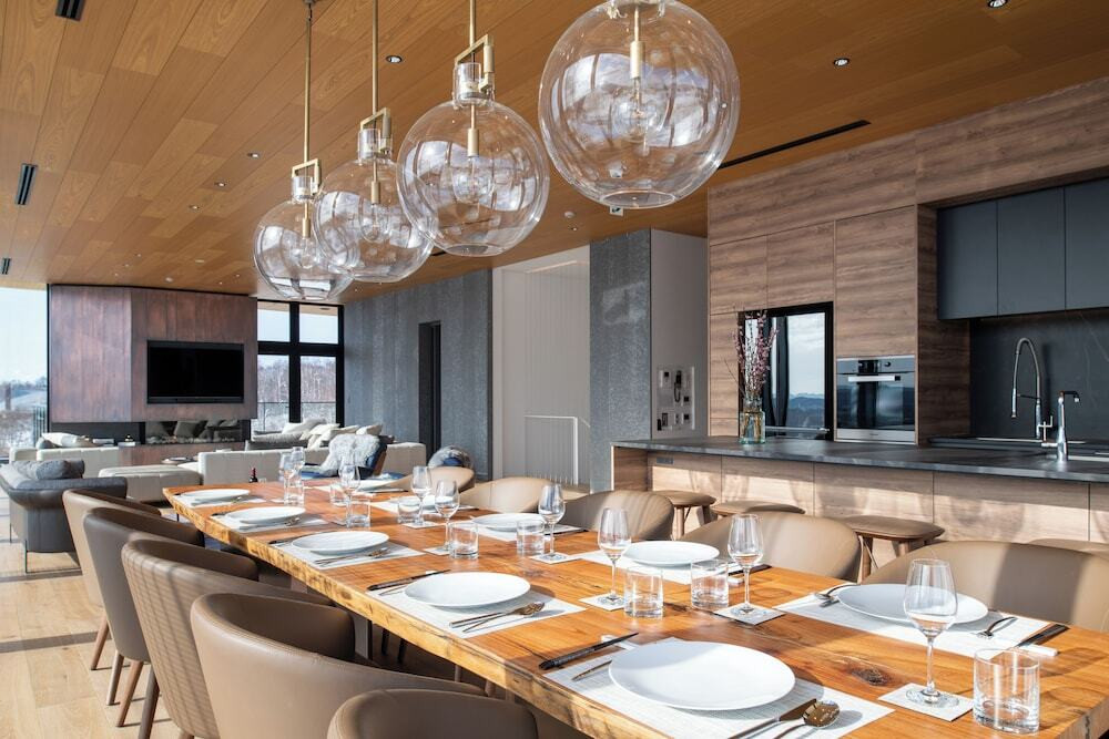 客室内のダイニングエリア