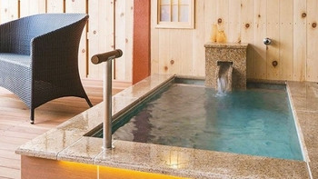 5. 約25メートル!巨大な大浴場でのびのびできる「湯守 ホテル大観(たいかん)」3478596
