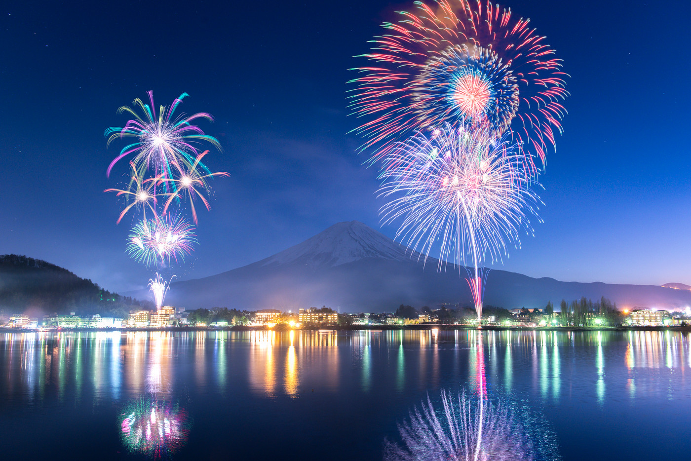 【山梨県河口湖】富士山と花火