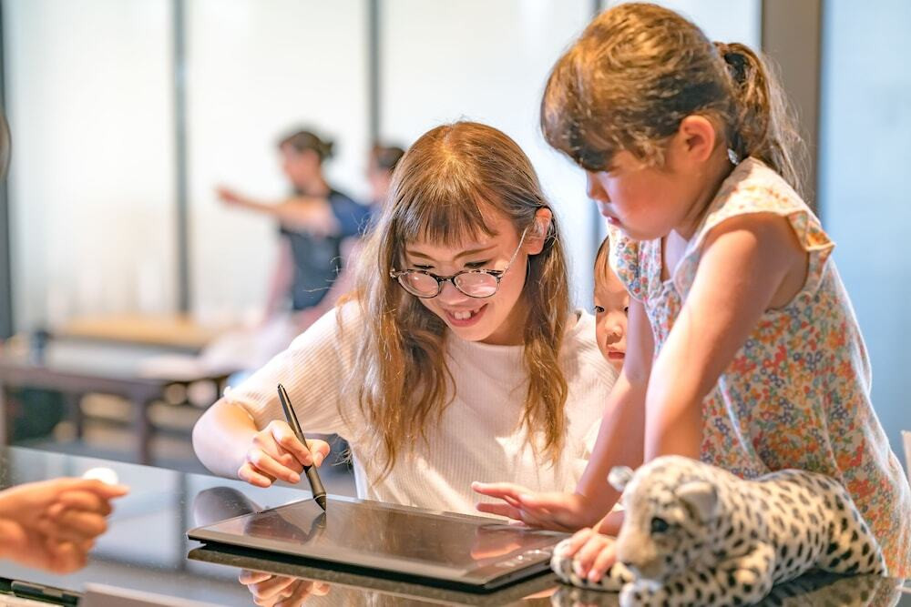 チェックイン / チェックアウト キオスク