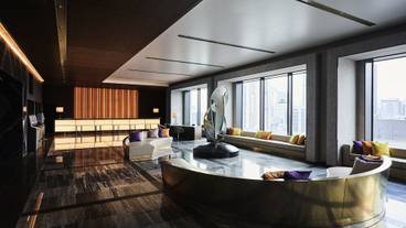 ロビー・フロント / 3