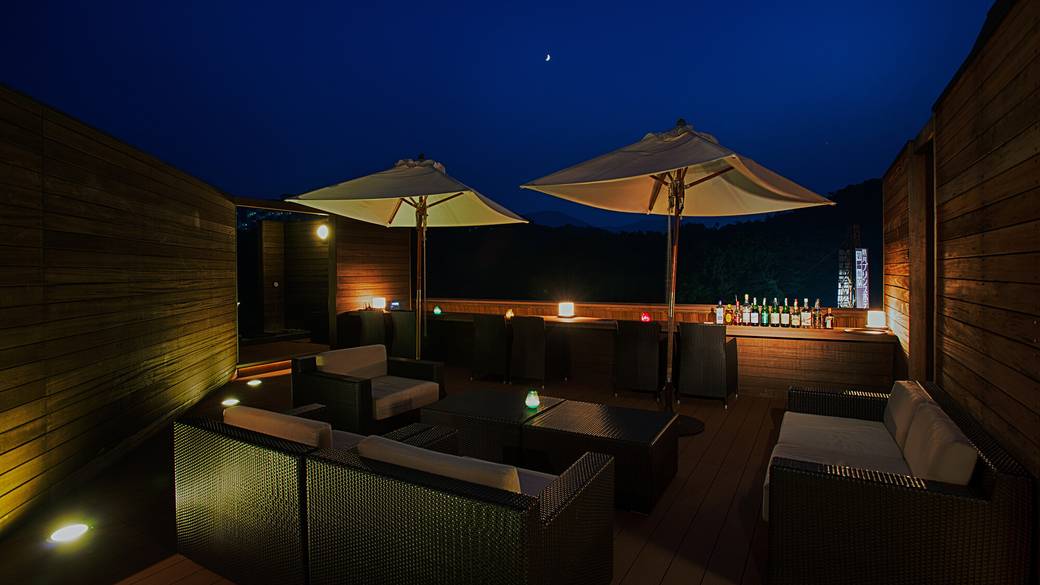 屋上テラスで一杯
「海と星空のbar」 / 1