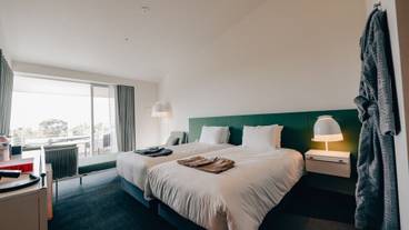 POOL JUNIOR TERRACE / 6