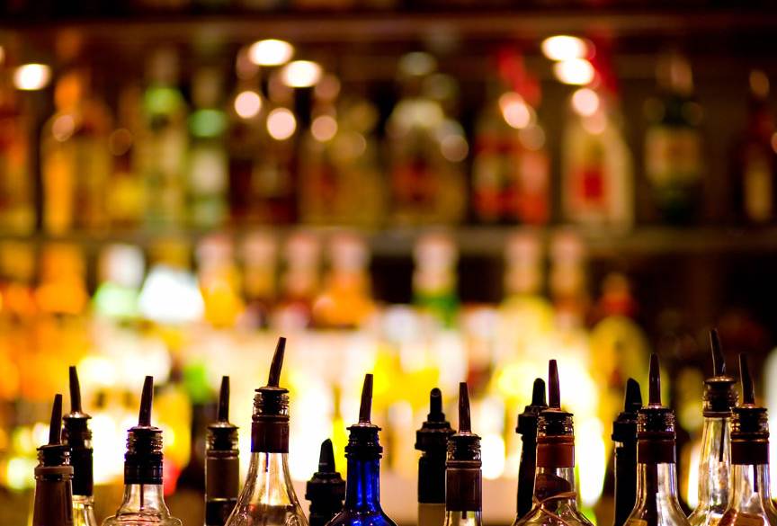 無料バータイムで
楽しく夜更かし / 1