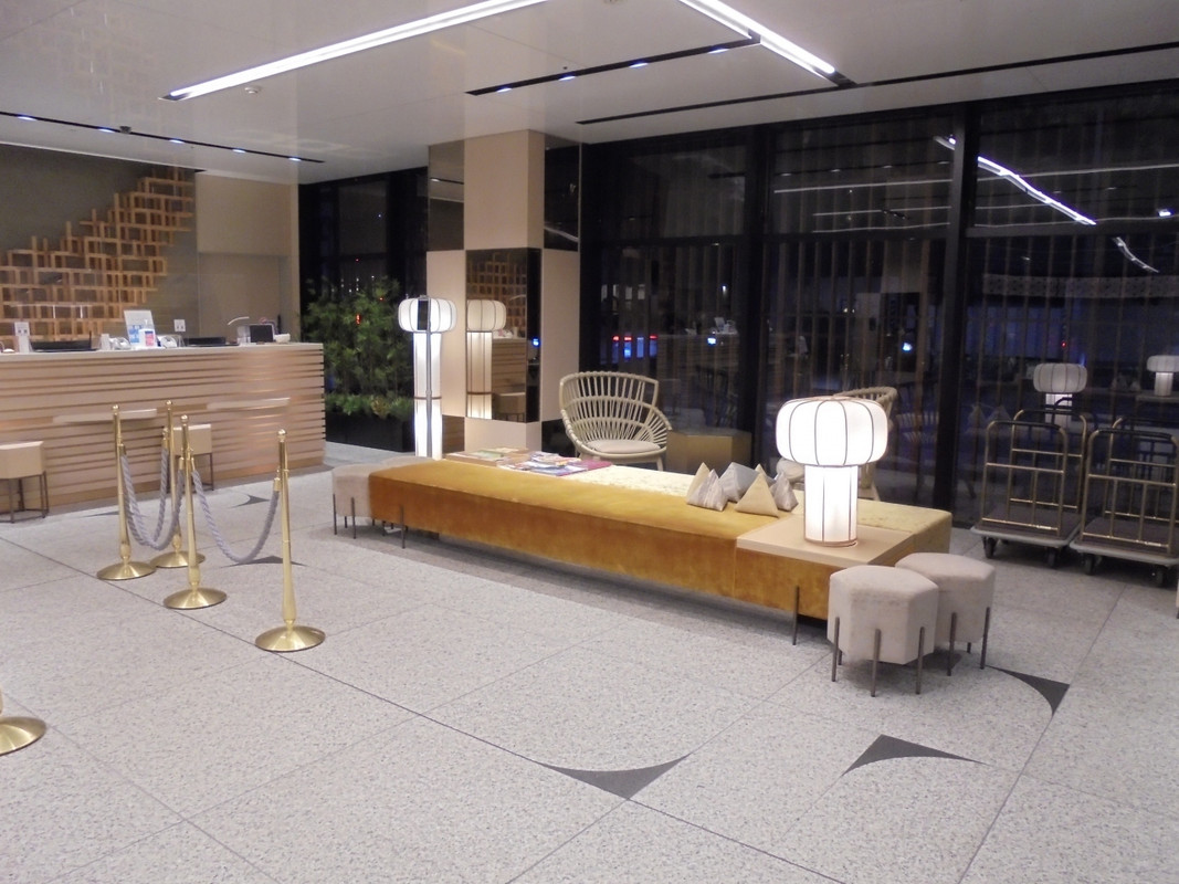 ろびー・ラウンジ