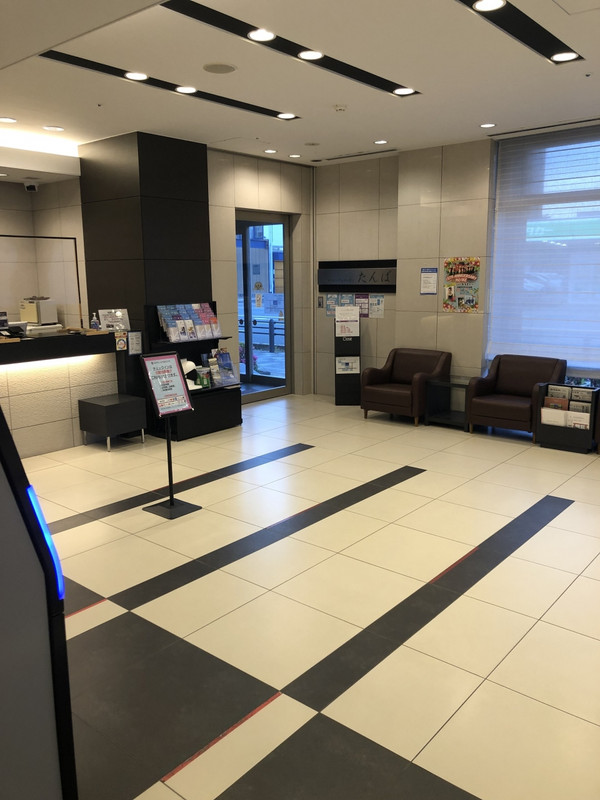 ホテルロビーはゆったりした広さがあります。