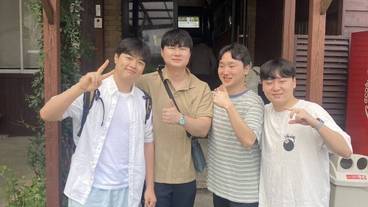 施設の正面 / 24