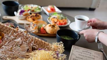 客室内のダイニングエリア / 38