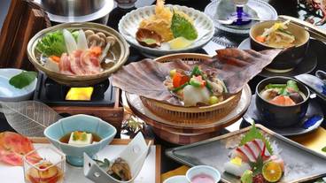 夕食 会席料理一例① / 1