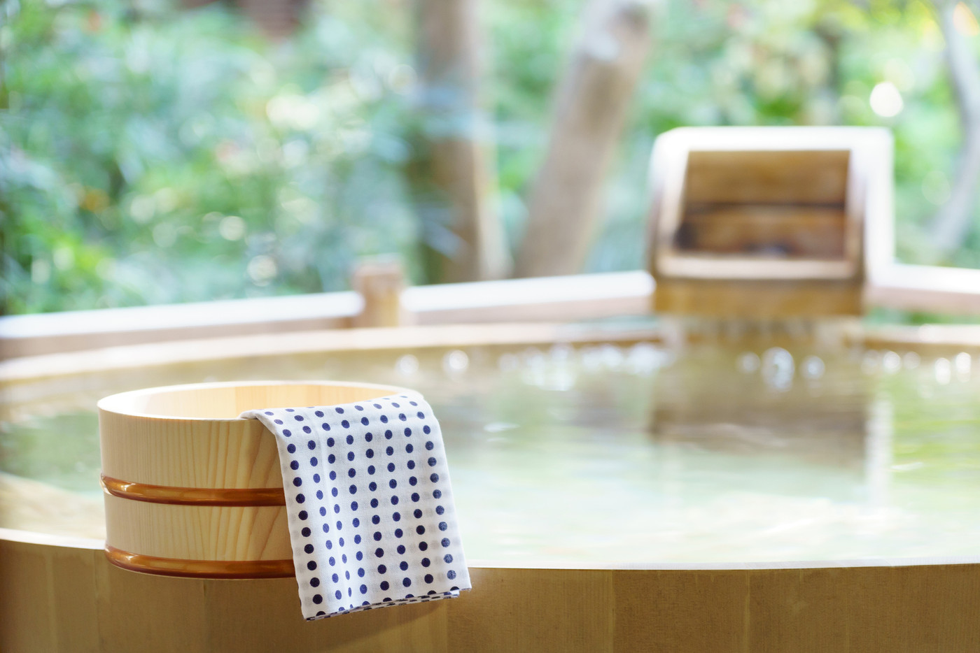 露天風呂  旅館 温泉イメージ