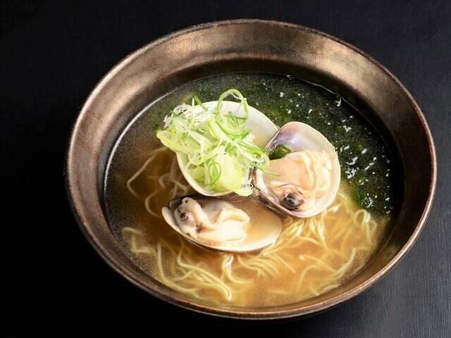 栄駅は飲食店も充実♪
希少な国産ハマグリに舌鼓 / 3