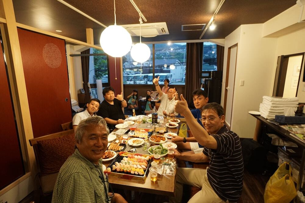 客室内のダイニングエリア