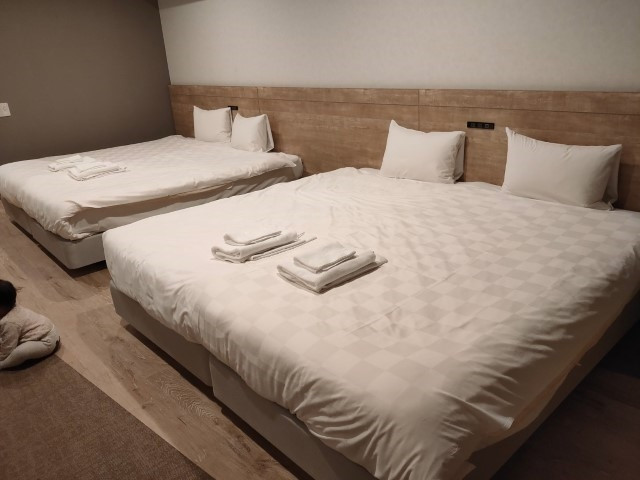 200cm×200cmのベッドが2台