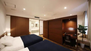 スイートルーム ダブルベッド2台&コーナーソファ1台 禁煙