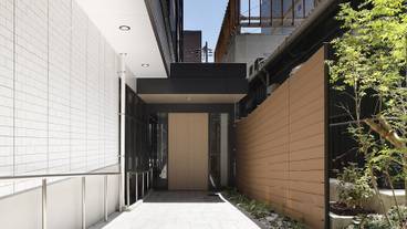 施設の入り口 / 14