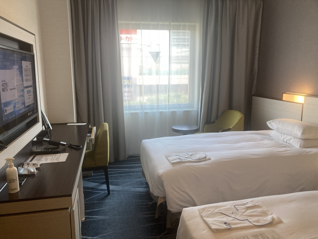 シングル予約だったがツインに。いつものアパより部屋はゆったり