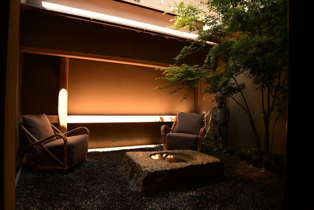 ロビーラウンジ