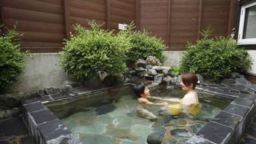 屋外スパ浴槽 / 2