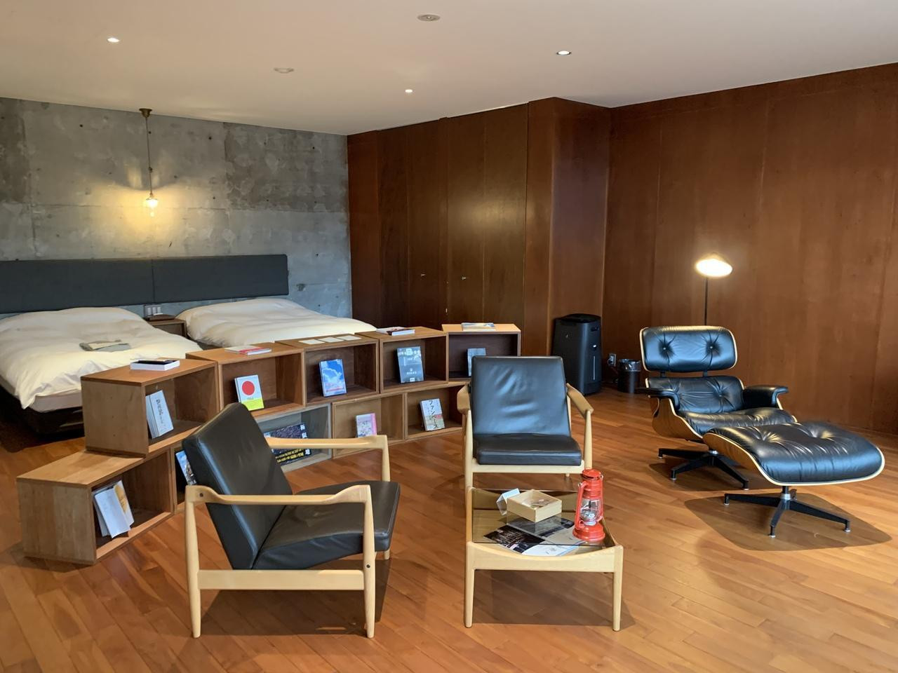 知的好奇心をくすぐる。本に囲まれて滞在するブックオーベルジュ3576773