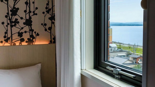 ダブルルーム クイーンベッド 1 台 喫煙可