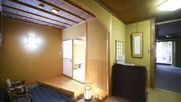 内部エントランス / 2