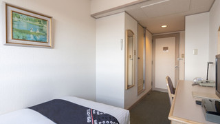 Semi Double Room (Smoking)