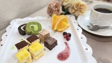 朝食ビュッフェ / 24