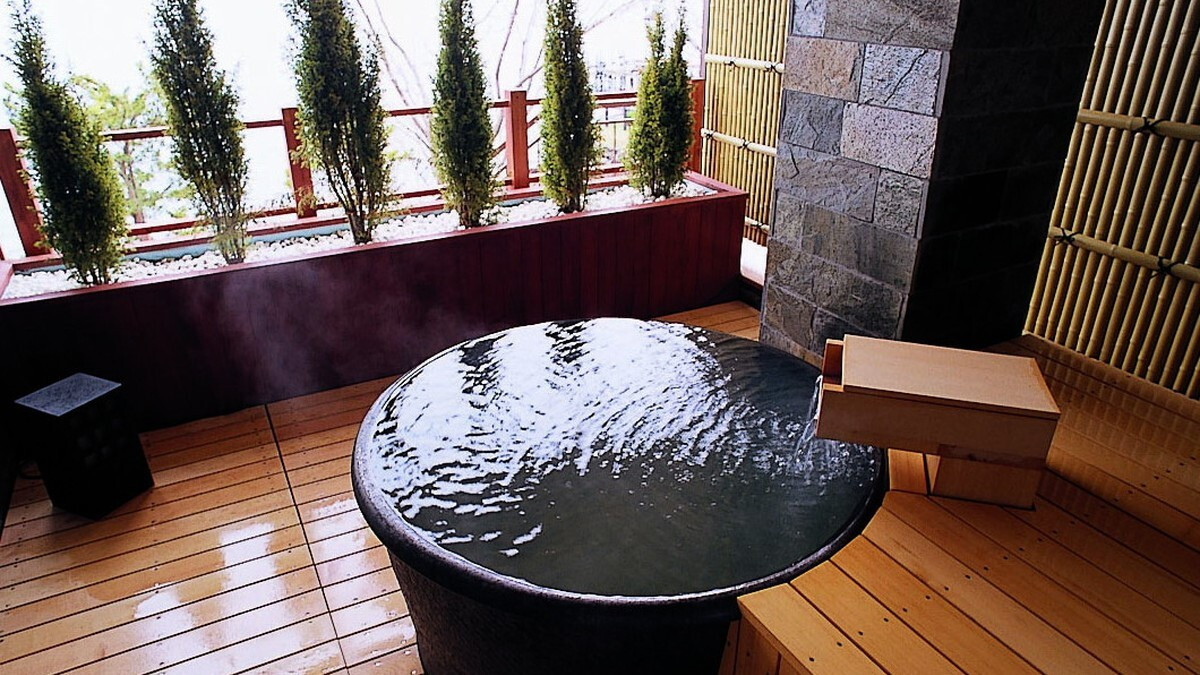 支笏湖の大パノラマを眺めながら、温泉が楽しめる湖畔の宿3385749