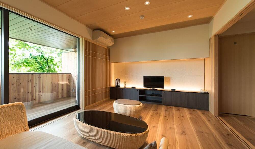 露天風呂付スイート季 リビング / 2