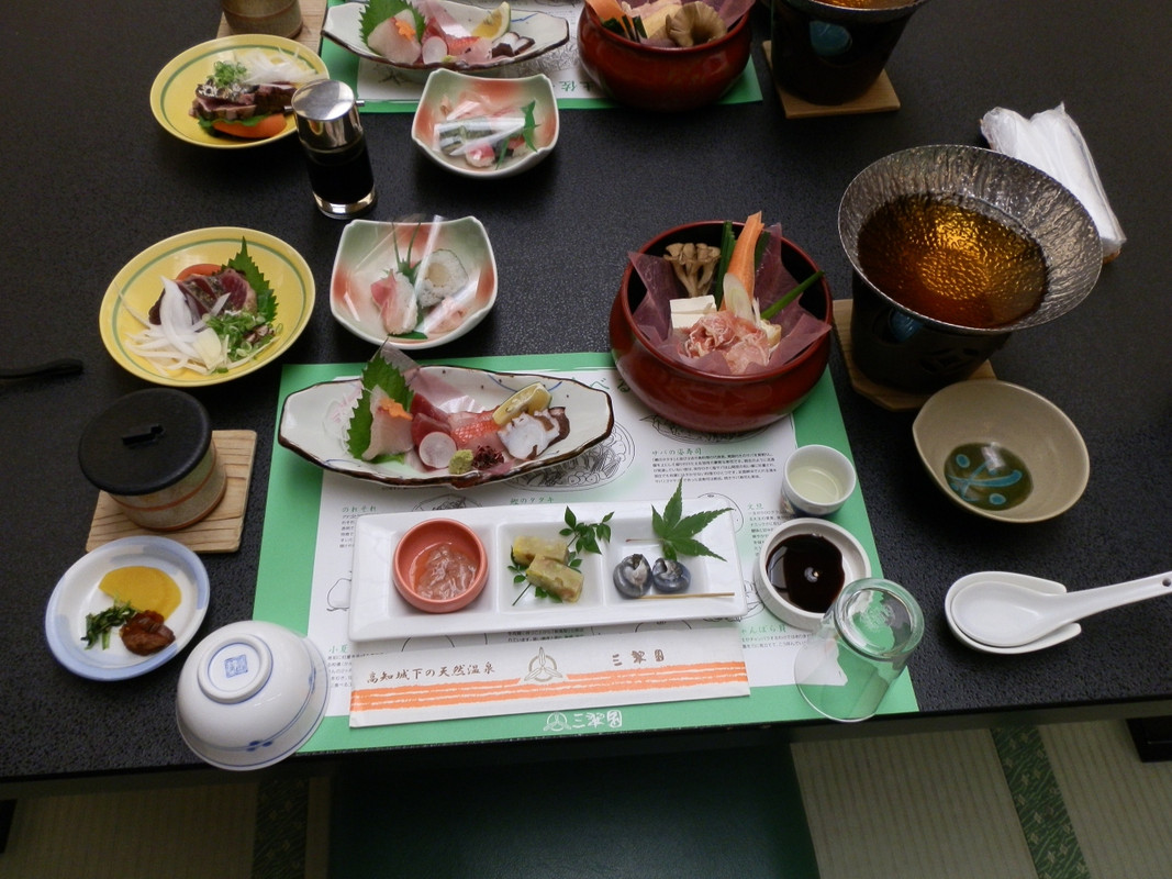 盛沢山の高知料理です。