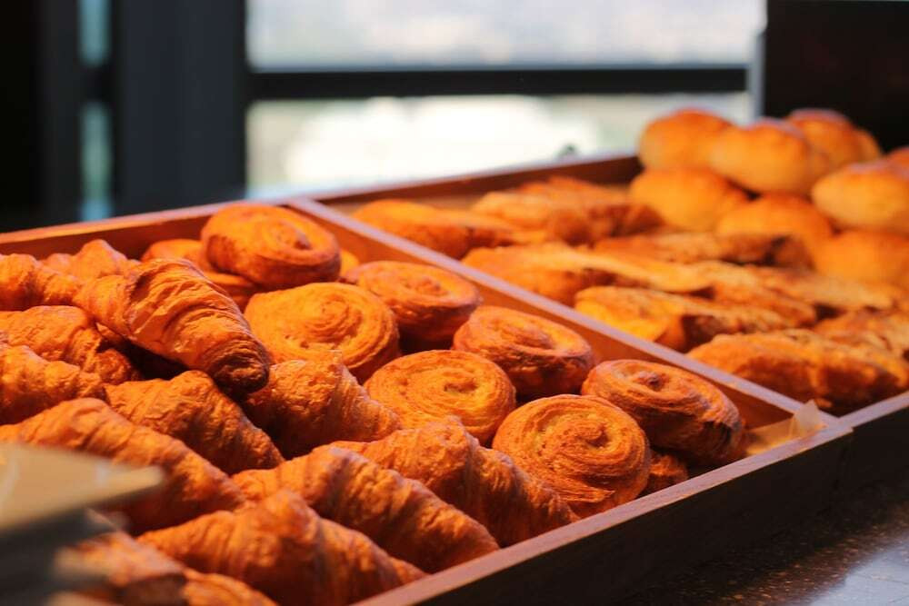 朝食ビュッフェ パン