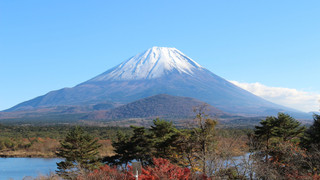 富士山と精進湖を一望! 和室(B)11平米/ユニットバス付 禁煙