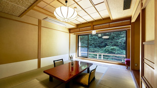 和室10畳、ベットルーム、専用露天風呂付客室